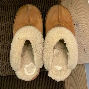 Ugg slippers women’s size 9